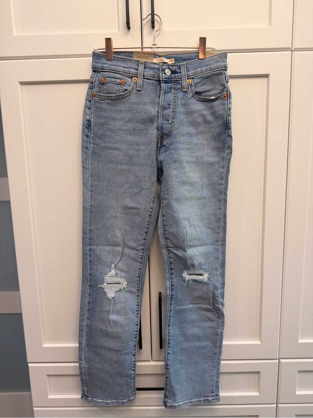 NWT Levi’s Wedgie Straight High Rise Jeans – Size 26 x 28